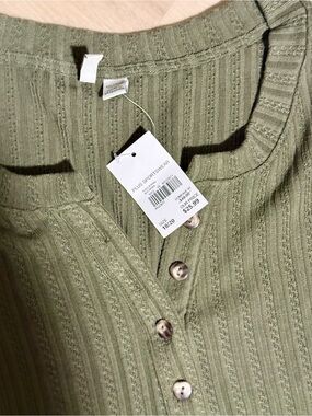 Cato Brand Plus Sportswear Ribbed Henley Top in Olive Green NWT!!